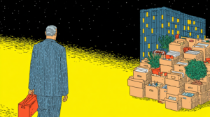 Hombre viendo muchos archivos dentro de cajas